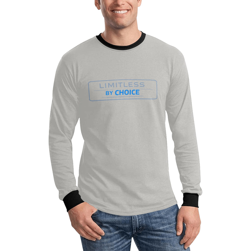 Sweatshirt cinzenta de manga comprida, com gola e punhos pretos e inscrição Limitless By Choice, vista de frente, usada por um modelo.