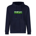 Sweatshirt escura com capuz e inscrição verde I’m Not Lazy, I’m Energy Efficient, vista de frente.