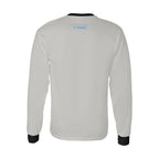 Sweatshirt cinzenta de manga comprida, com gola e punhos pretos e inscrição Limitless By Choice, vista de costas.