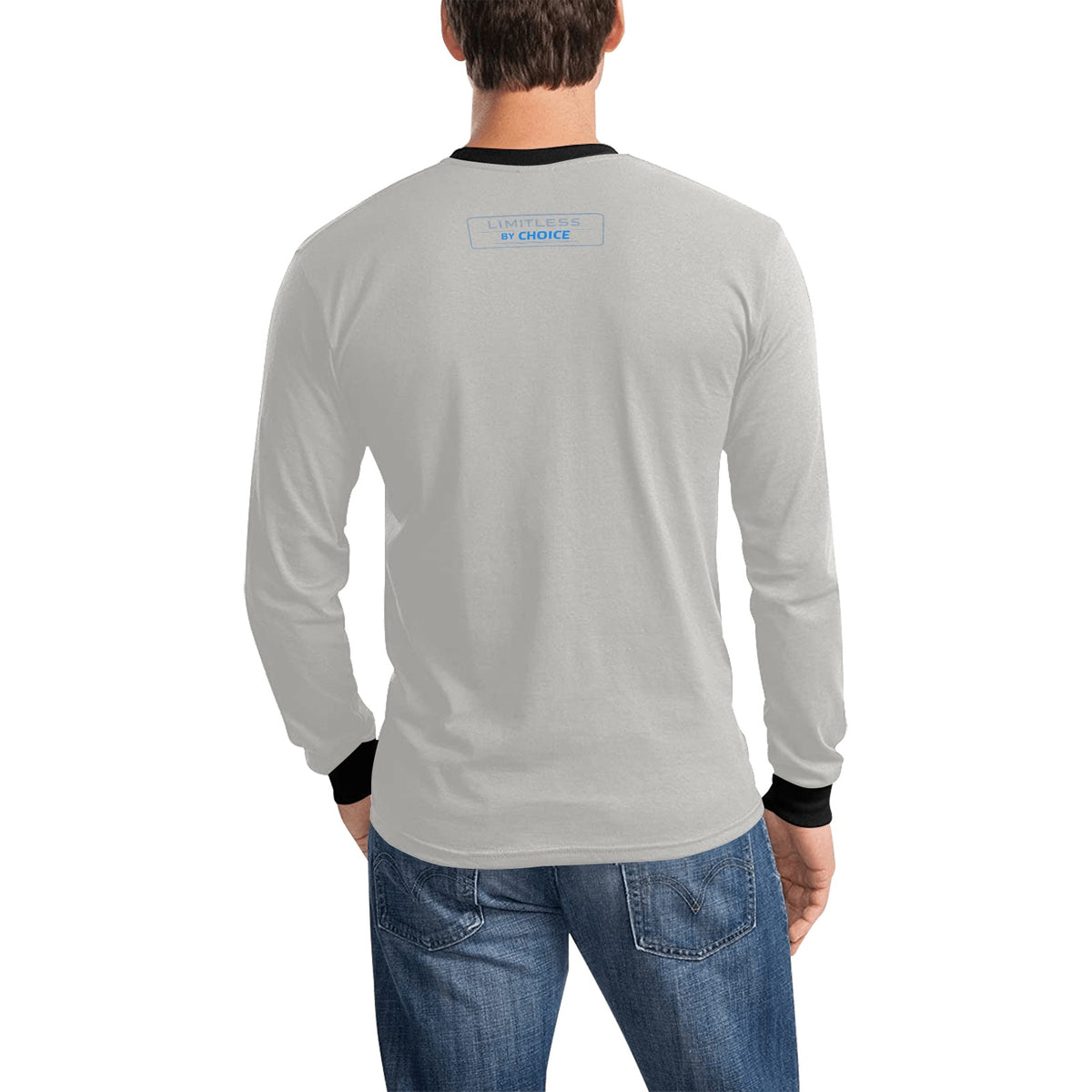 Sweatshirt cinzenta de manga comprida, com gola e punhos pretos e inscrição Limitless By Choice, vista de costas, usada por um modelo.